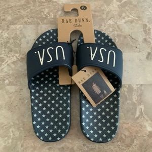 NWT RAE DUNN USA Stars  Slides Size 6